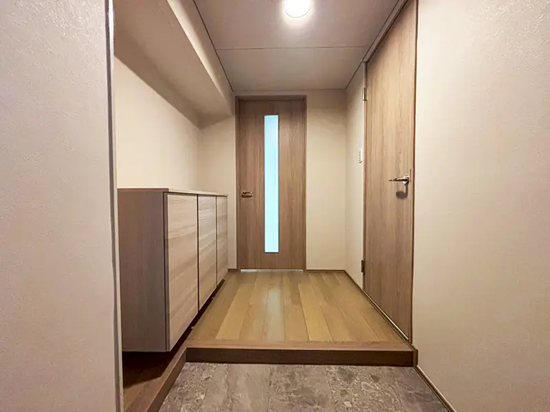 千里山ロイヤルマンション二番街B棟（3LDK）中古マンションの玄関