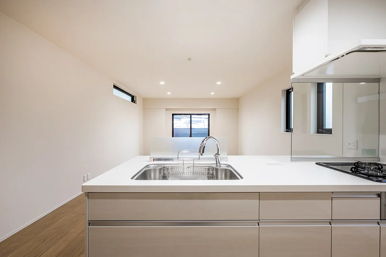 7ARC（セブンアーク）の施工実績｜大阪市港区に建てた注文住宅の広いキッチン